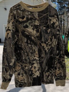 Mossy Oak Men's vented Long sleeve hunting shirt size Large